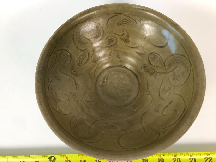 Old Chinese Celadon Porcelain Bowl 9.5W X 3.5H [Photo 3]