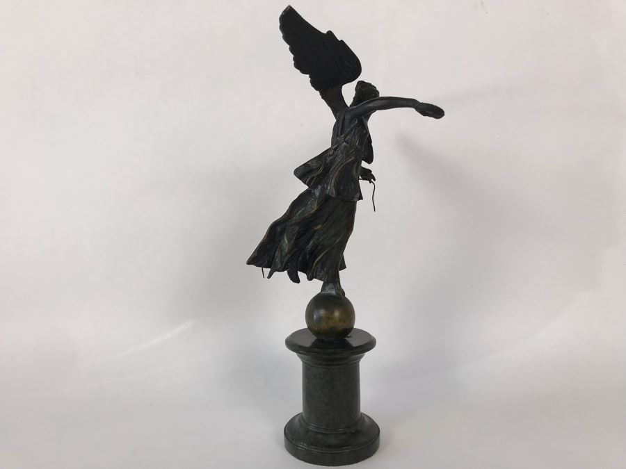 Vintage Italian Bronze Statue Of Winged Victory Grand Tour Angel Holding Wreath Standing On Ball 9W X 6D X 12H 3.25lbs [Photo 11]