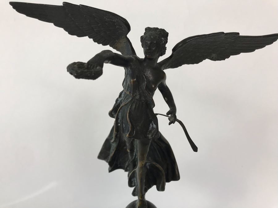 Vintage Italian Bronze Statue Of Winged Victory Grand Tour Angel Holding Wreath Standing On Ball 9W X 6D X 12H 3.25lbs [Photo 3]