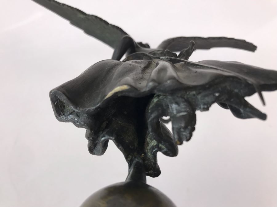 Vintage Italian Bronze Statue Of Winged Victory Grand Tour Angel Holding Wreath Standing On Ball 9W X 6D X 12H 3.25lbs [Photo 15]