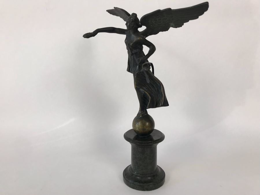 Vintage Italian Bronze Statue Of Winged Victory Grand Tour Angel Holding Wreath Standing On Ball 9W X 6D X 12H 3.25lbs [Photo 14]
