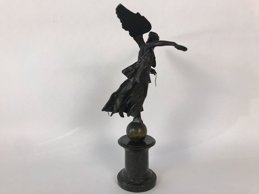 Vintage Italian Bronze Statue Of Winged Victory Grand Tour Angel Holding Wreath Standing On Ball 9W X 6D X 12H 3.25lbs [Photo 10]