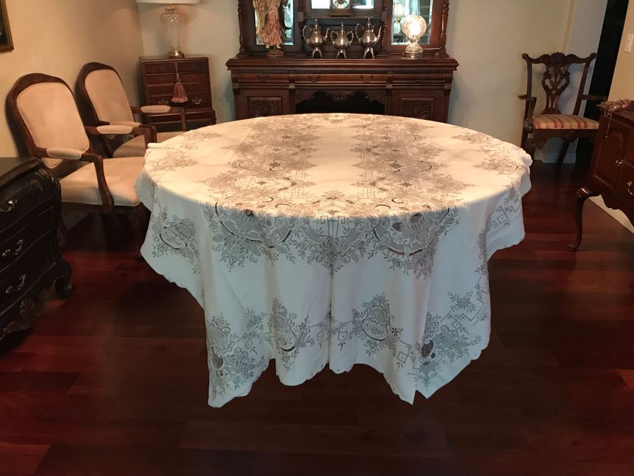 Stunning Chinese Embroidered Rectangular Tablecloth 99' X 63' With 12 Matching Napkins [Photo 5]