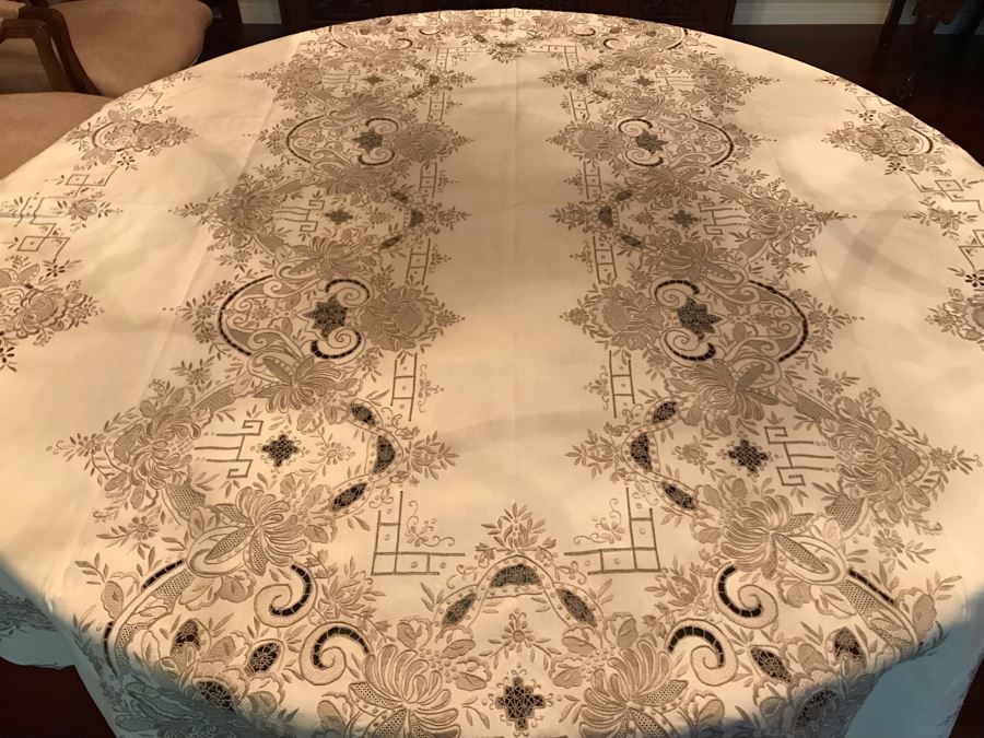 Stunning Chinese Embroidered Rectangular Tablecloth 99' X 63' With 12 Matching Napkins [Photo 2]