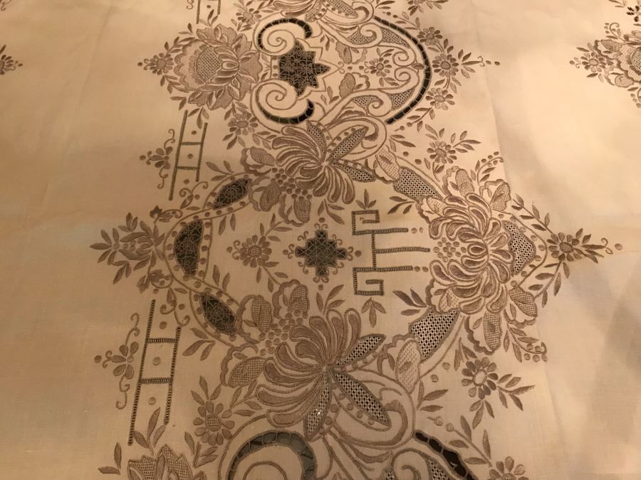 Stunning Chinese Embroidered Rectangular Tablecloth 99' X 63' With 12 Matching Napkins [Photo 7]