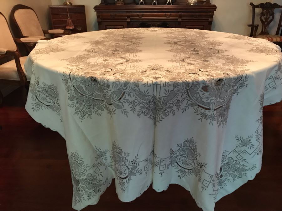 Stunning Chinese Embroidered Rectangular Tablecloth 99' X 63' With 12 Matching Napkins [Photo 4]