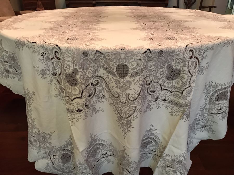 Stunning Chinese Embroidered Rectangular Tablecloth 115' X 64' With 6 Matching Napkins [Photo 10]