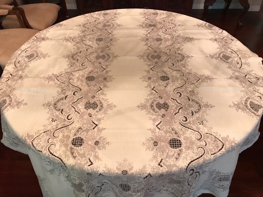 Stunning Chinese Embroidered Rectangular Tablecloth 115' X 64' With 6 Matching Napkins [Photo 5]