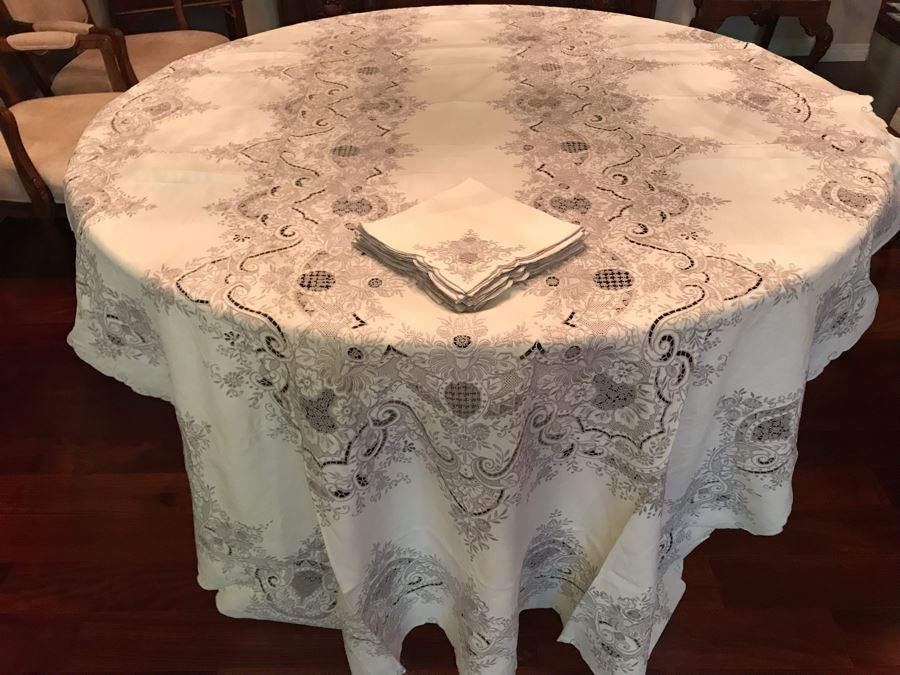 Stunning Chinese Embroidered Rectangular Tablecloth 115' X 64' With 6 Matching Napkins [Photo 14]