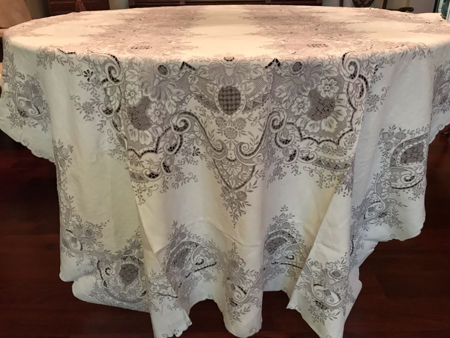 Stunning Chinese Embroidered Rectangular Tablecloth 115' X 64' With 6 Matching Napkins [Photo 11]