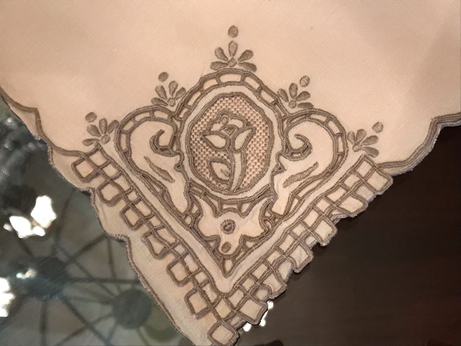 6 Chinese Embroidered Lace Placemats With 6 Matching Napkins [Photo 6]