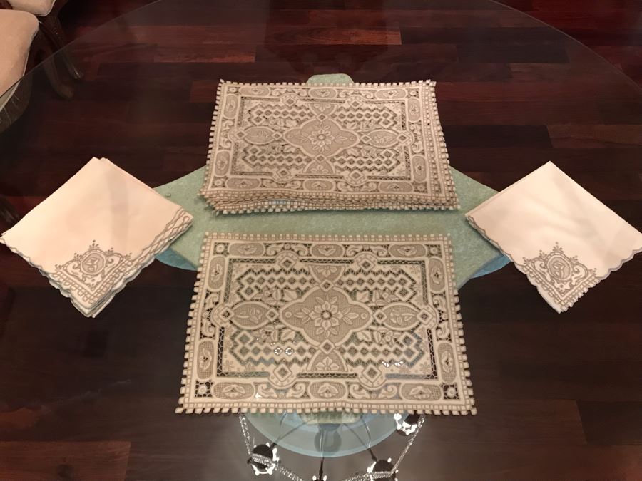 6 Chinese Embroidered Lace Placemats With 6 Matching Napkins [Photo 3]