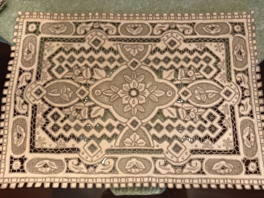 6 Chinese Embroidered Lace Placemats With 6 Matching Napkins [Photo 4]