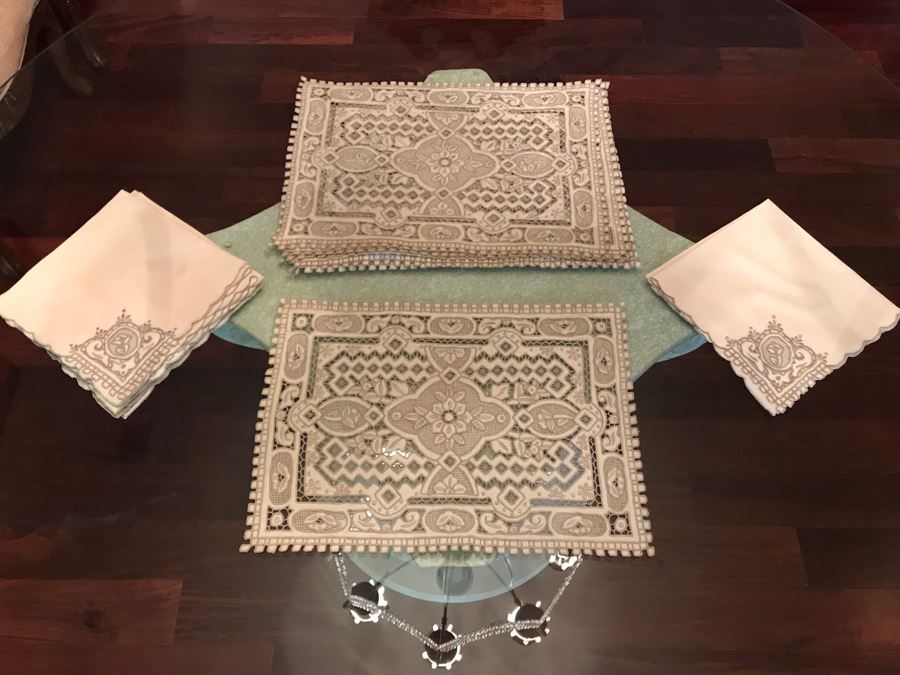 6 Chinese Embroidered Lace Placemats With 6 Matching Napkins [Photo 2]