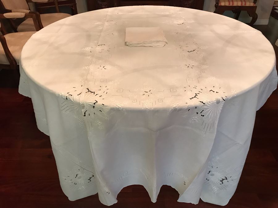 Chinese Embroidered Rectangular Tablecloth With Matching Napkins 107' X 69' [Photo 1]