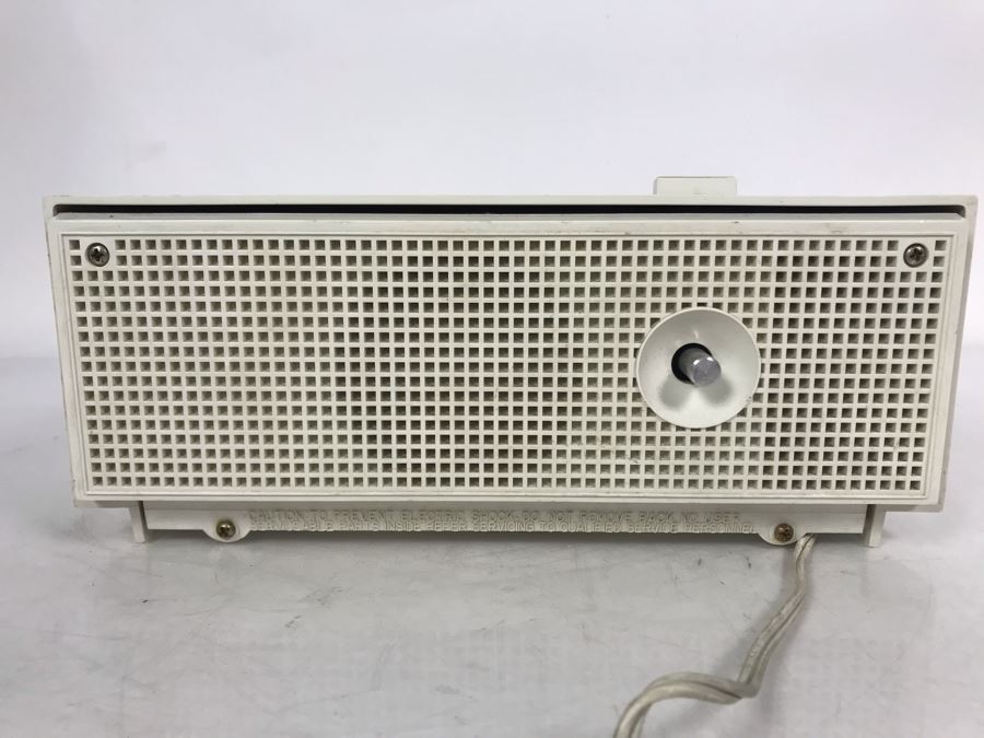 Vintage 70s RCA Alarm Clock Radio Model RLD 21Y White 8244 - 11W X 4.5D X 4.5H Working [Photo 8]
