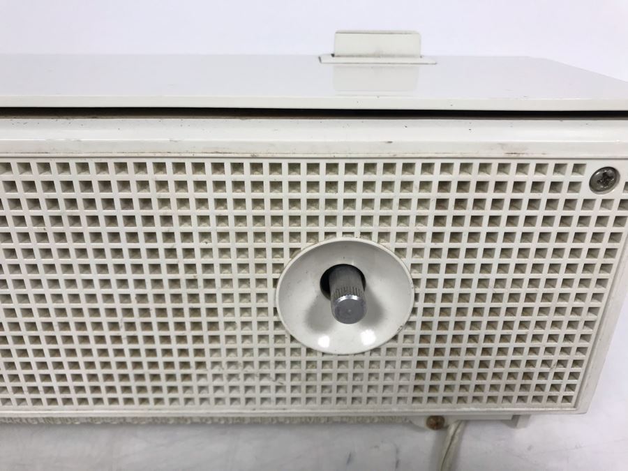 Vintage 70s RCA Alarm Clock Radio Model RLD 21Y White 8244 - 11W X 4.5D X 4.5H Working [Photo 9]