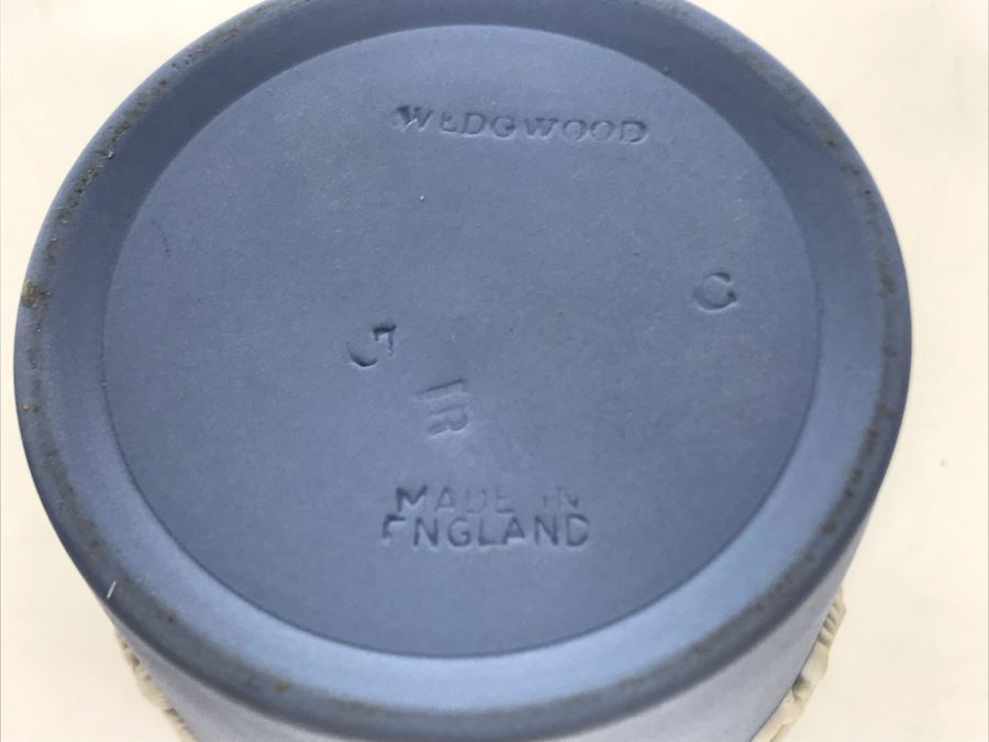 Vintage Wedgwood Jar With Lid And Cup [Photo 10]
