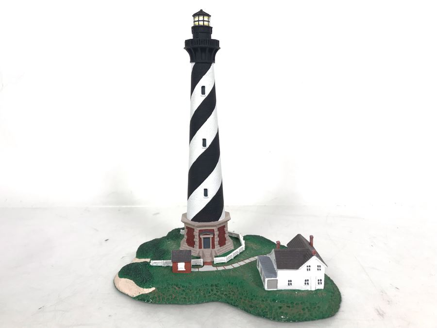 Danbury Mint Cape Hatteras Lighthouse Figurine 7.5H [Photo 1]