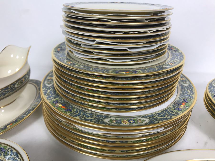 Lenox Autumn Pattern Gold Rim China Set Apx 37 Pieces (Gravy Boat with Attached Underplate Has Replacements Value Of $239 - Entire Set Has Replacements Value Well Over $1,000) [Photo 8]