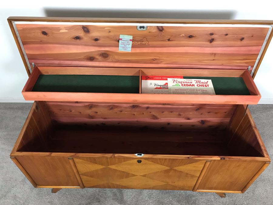 Mid-Century Modern Virginia Maid Cedar Chest 47W X 16.5D X 20H [Photo 11]