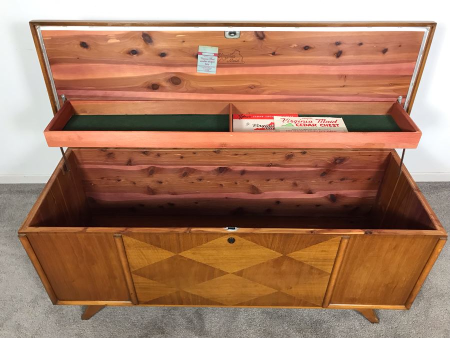 Mid-Century Modern Virginia Maid Cedar Chest 47W X 16.5D X 20H [Photo 10]