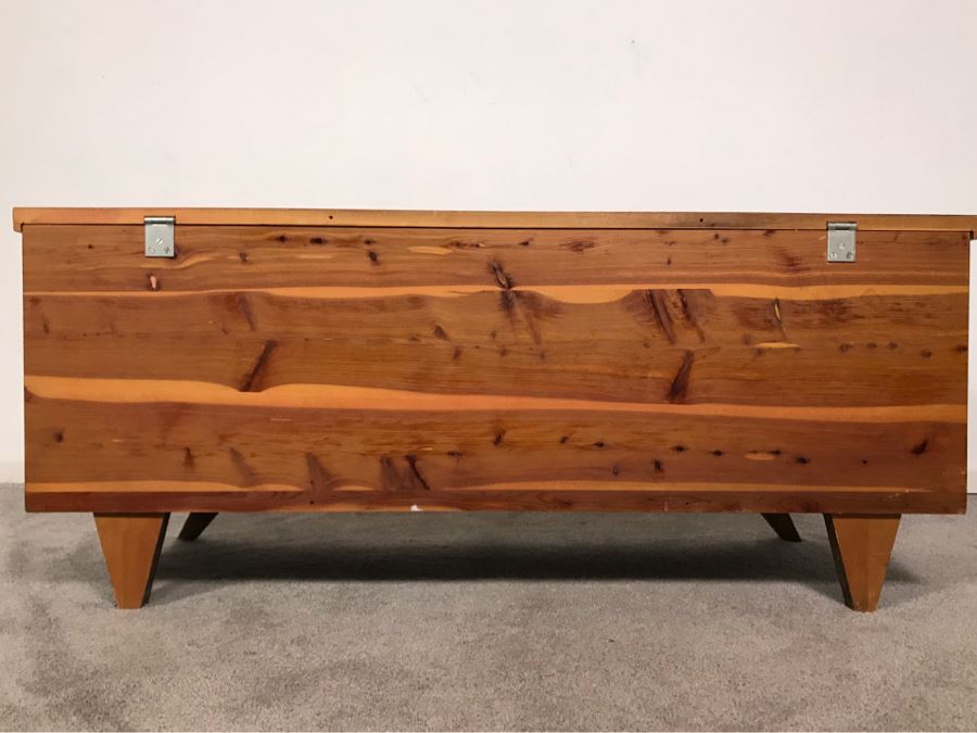 Mid-Century Modern Virginia Maid Cedar Chest 47W X 16.5D X 20H [Photo 9]
