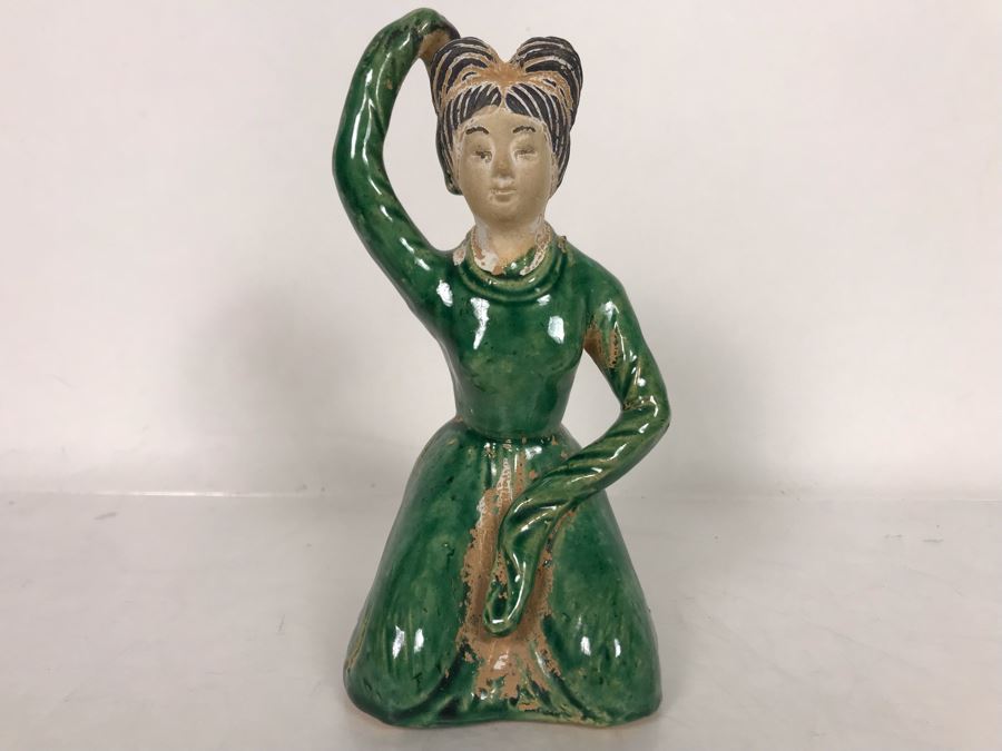 Vintage Chinese Hong Kong Figurine 6.5'H [Photo 2]