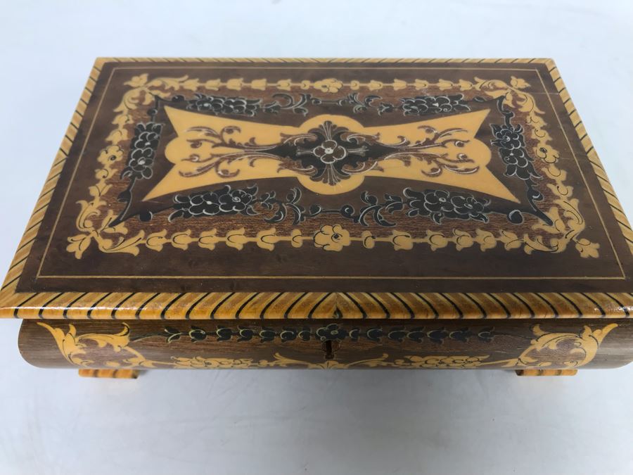 Inlaid Wooden Musical Jewelry Box 8W X 5D X 2.5H [Photo 3]
