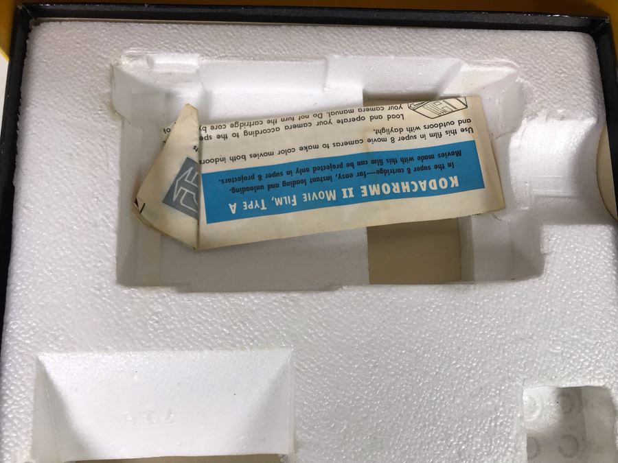 Vintage Kodak Instamatic M18 Pistol Grip Super 8 Movie Camera With Original Box [Photo 6]