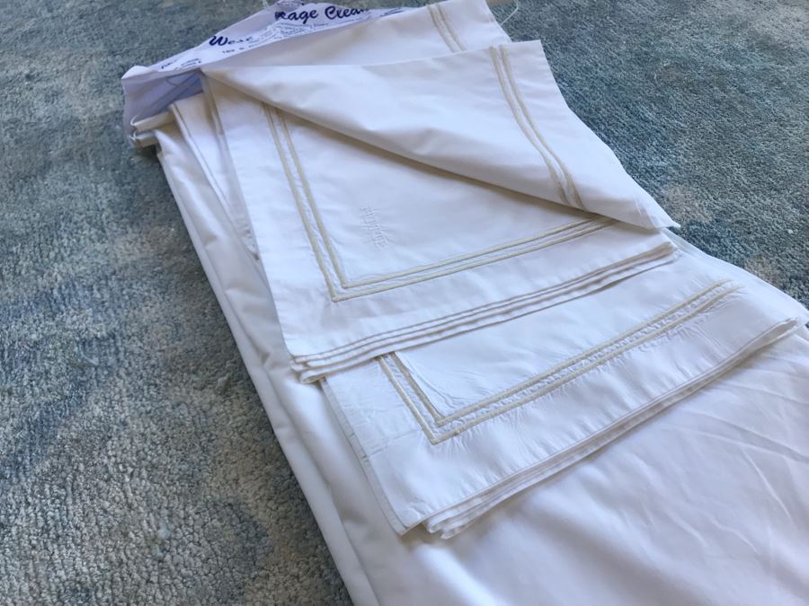 Frette Gold Trimmed King Duvet + 2 King Matching Pillow Shams + 2 Standard Matching Pillow Shams [Photo 9]