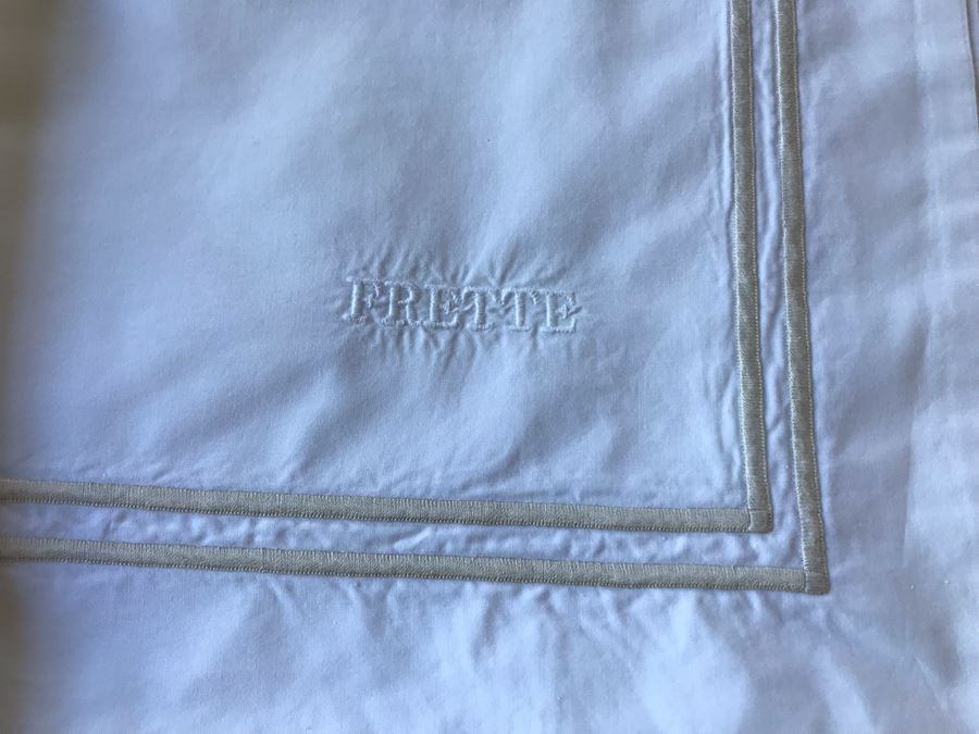 Frette Gold Trimmed King Duvet + 2 King Matching Pillow Shams + 2 Standard Matching Pillow Shams [Photo 4]