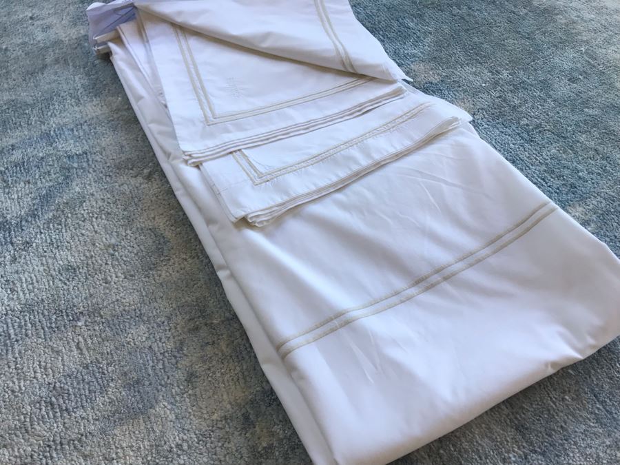 Frette Gold Trimmed King Duvet + 2 King Matching Pillow Shams + 2 Standard Matching Pillow Shams [Photo 10]