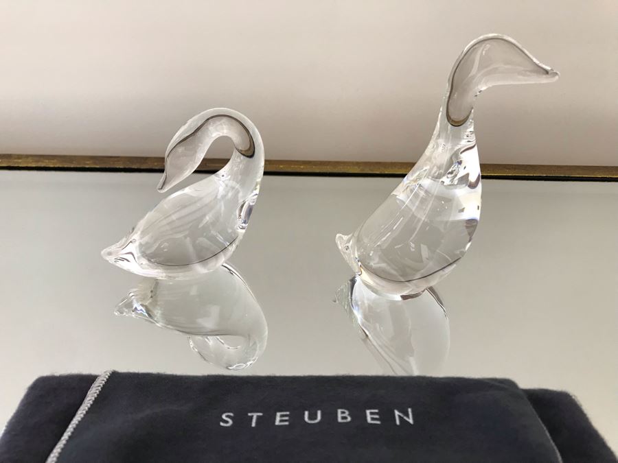 Pair Of Steuben Crystal Swans 4.5H And 5.25H [Photo 2]