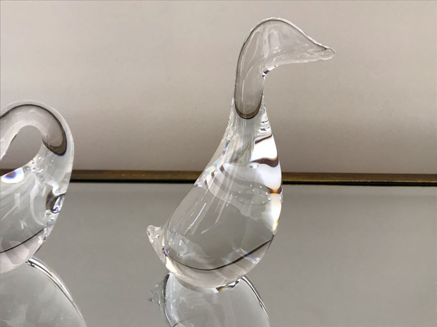 Pair Of Steuben Crystal Swans 4.5H And 5.25H [Photo 5]
