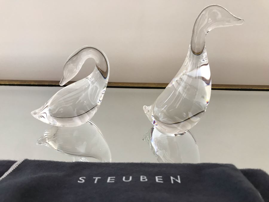 Pair Of Steuben Crystal Swans 4.5H And 5.25H [Photo 3]