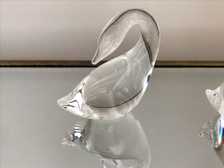 Pair Of Steuben Crystal Swans 4.5H And 5.25H [Photo 4]