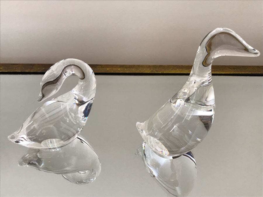 Pair Of Steuben Crystal Swans 4.5H And 5.25H [Photo 6]