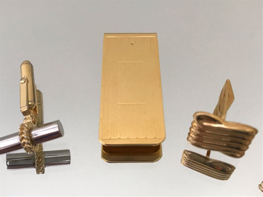 Pair Of Mens Cufflinks And Money Clip [Photo 4]