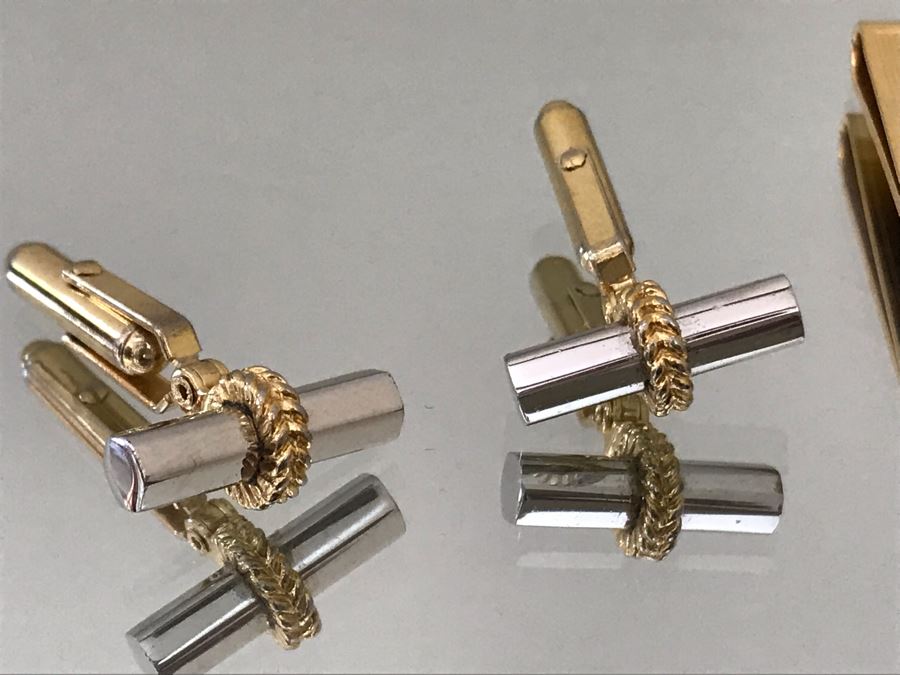 Pair Of Mens Cufflinks And Money Clip [Photo 6]