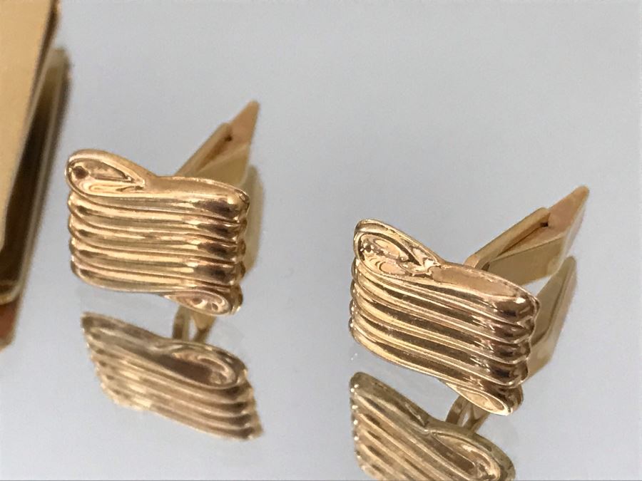 Pair Of Mens Cufflinks And Money Clip [Photo 5]