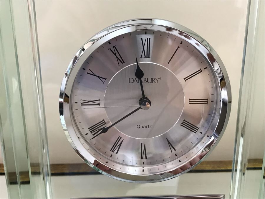 Danbury Glass Clock 9.5W X 3D X 10H [Photo 4]