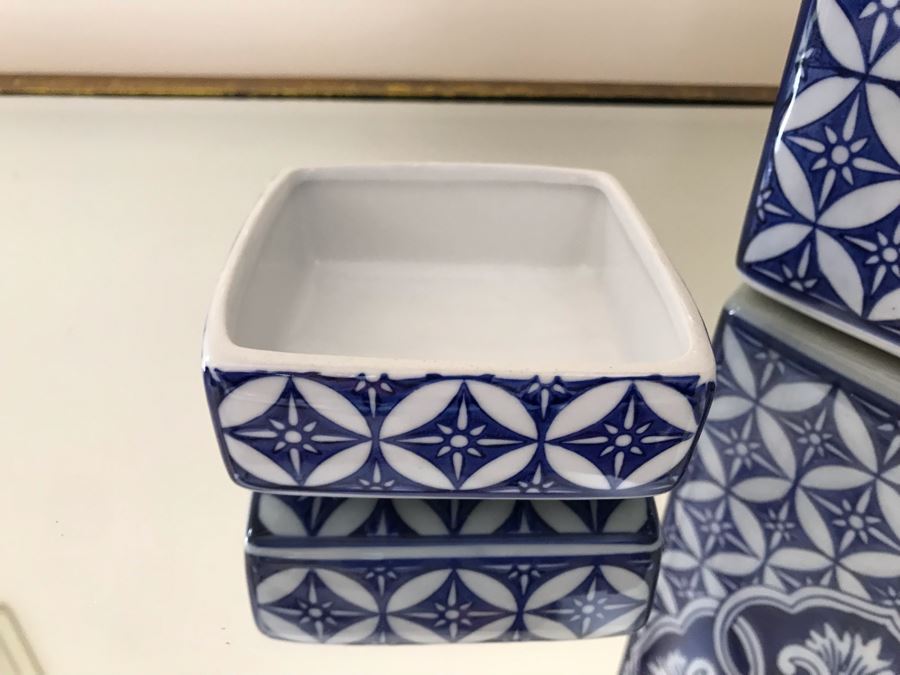 Contemporary Chinese Porcelain Blue And White Jar [Photo 7]