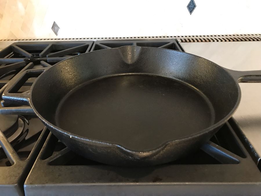 Cast Iron Skillet By Artisanal Kitchen Supply 13 X 12 [Photo 4]