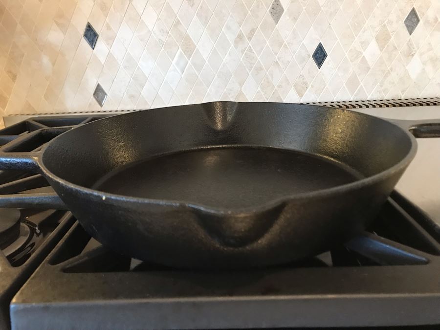Cast Iron Skillet By Artisanal Kitchen Supply 13 X 12 [Photo 5]