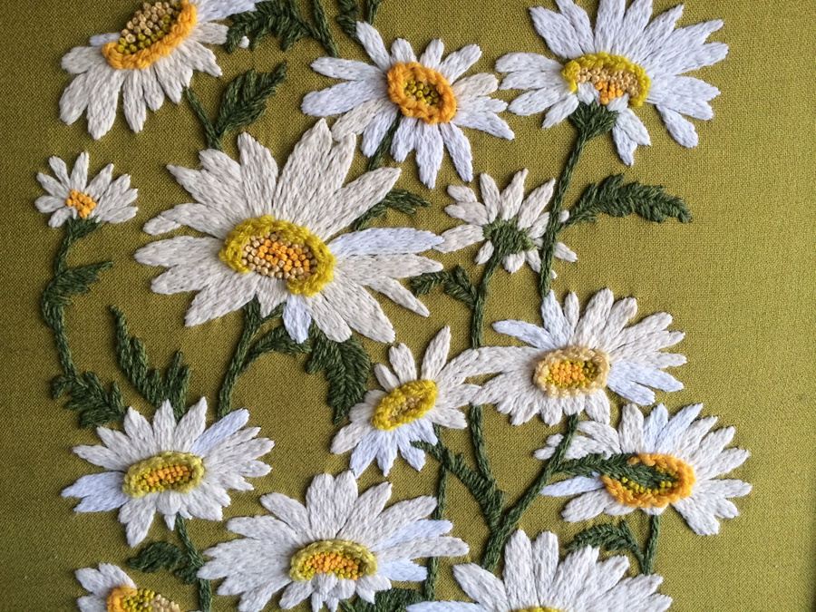 Vintage Floral Stitchery [Photo 3]