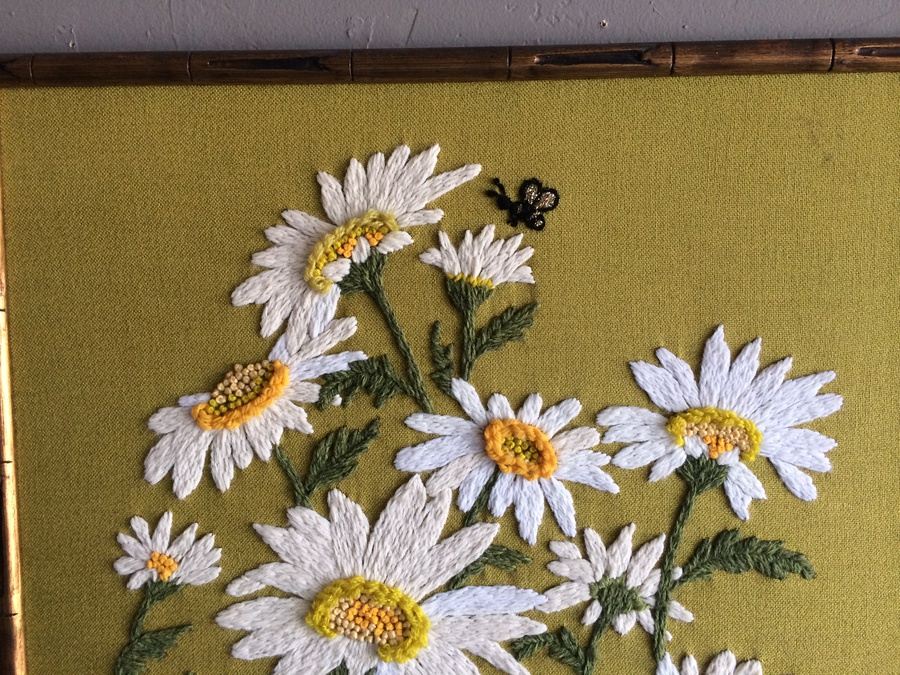Vintage Floral Stitchery [Photo 4]
