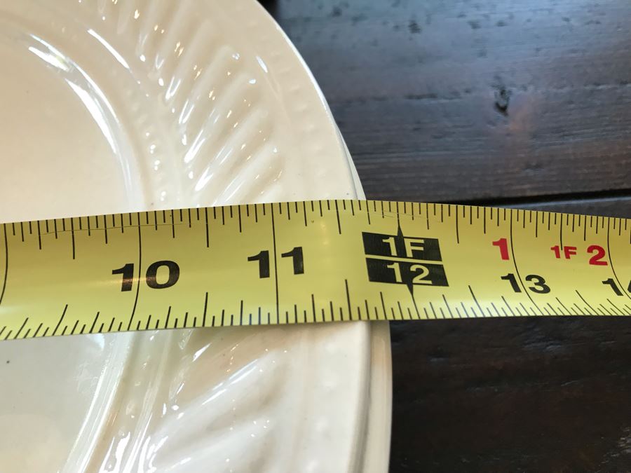 (6) White 12' Plates [Photo 7]