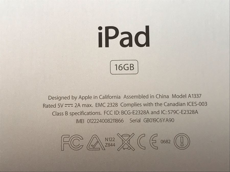 Early 16GB iPad Model A1337 (Cleaned) [Photo 6]