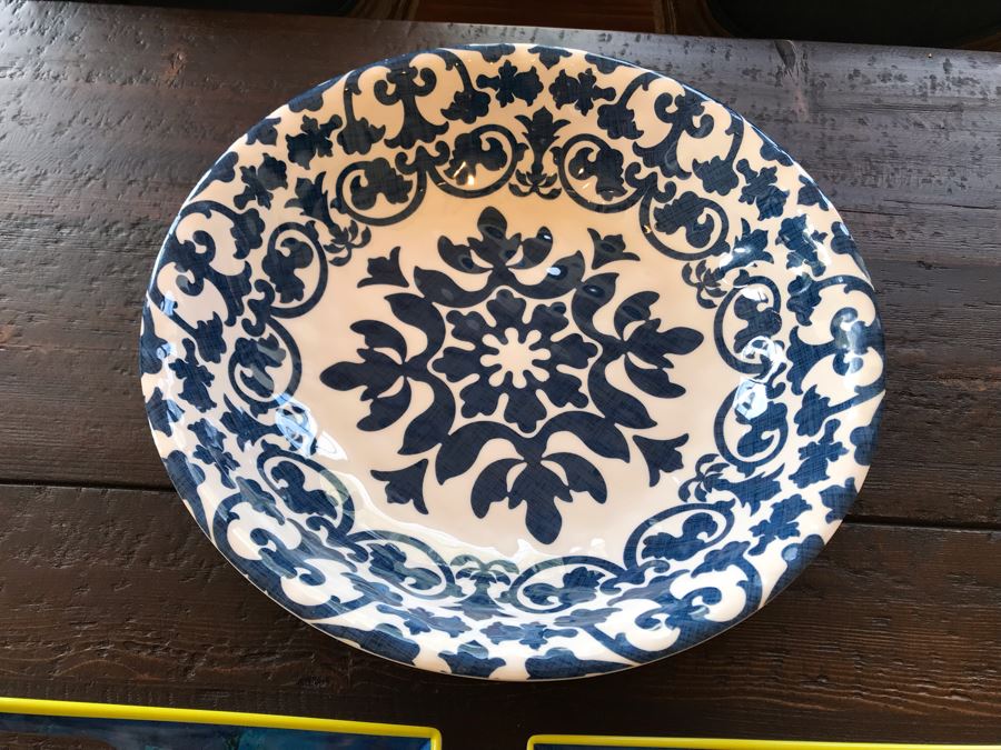 Pair Of Plastic Trays 14 X 19 And Bowl 13.5 [Photo 4]